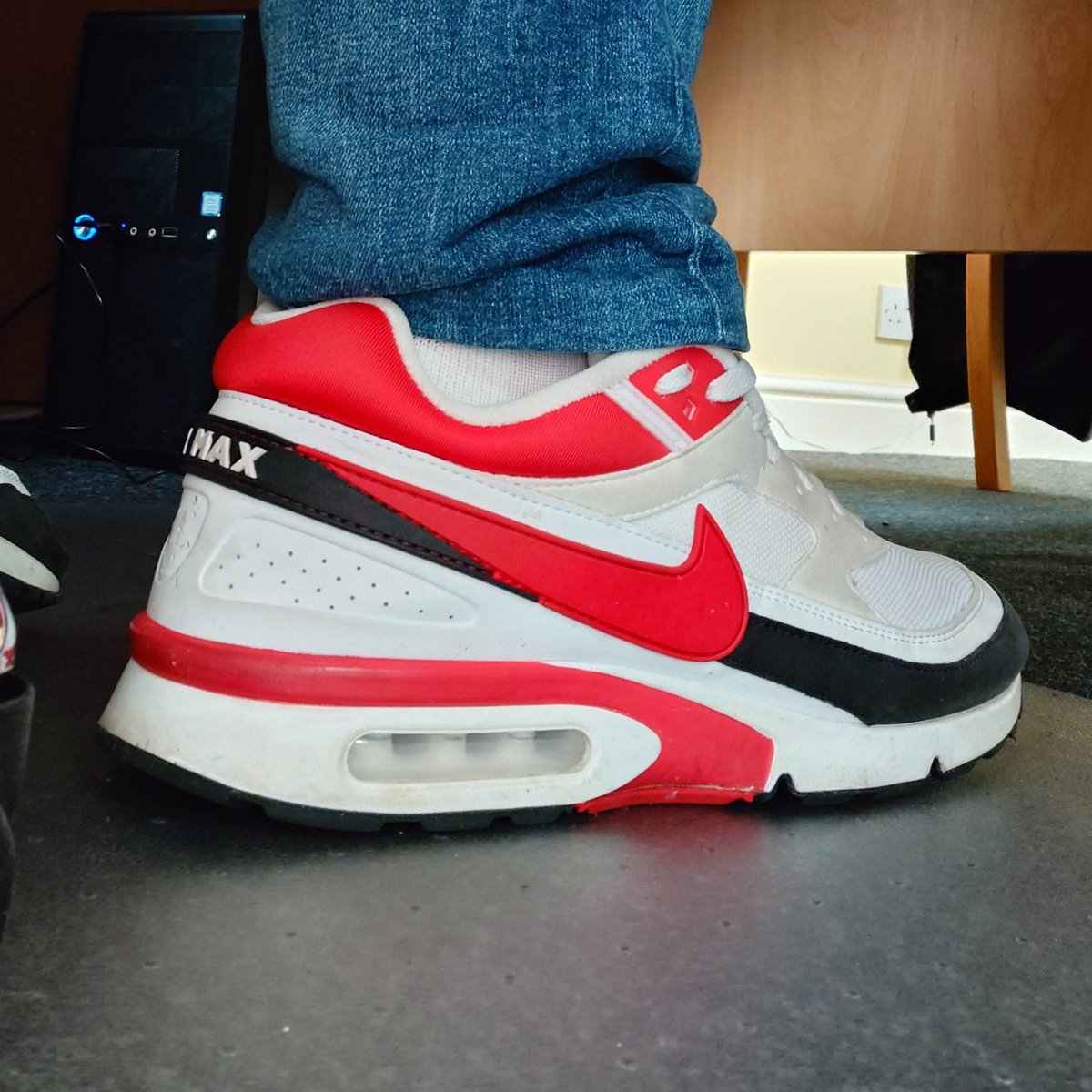 CurwenSimon's tweet photo. #kotd #nike #airmaxbw
•
•
•
#nikeairmax #nikeairmaxbw #nikeairmax91 #nikebw https://t.co/sv1cxvpH9i