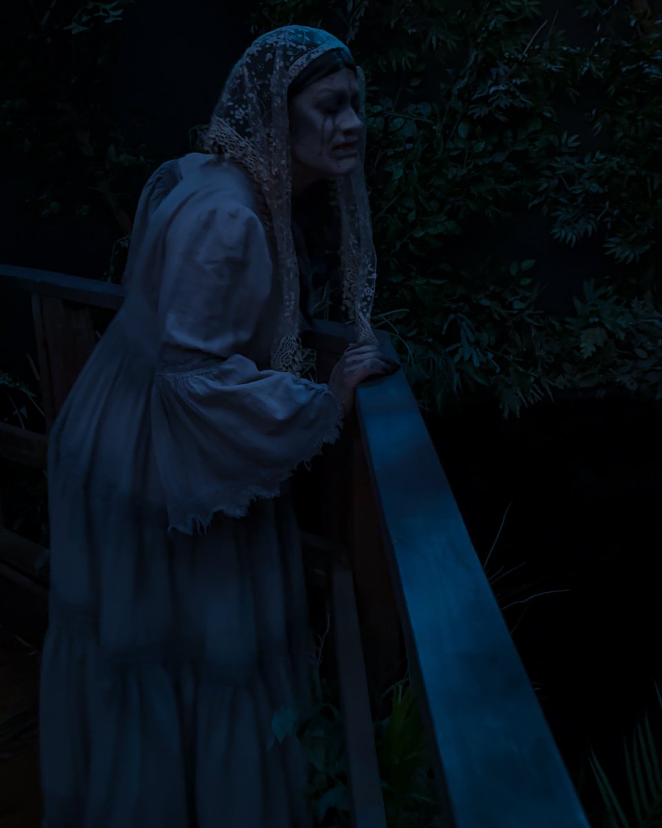 La Llorona wants your kids 
#UniversalHHN