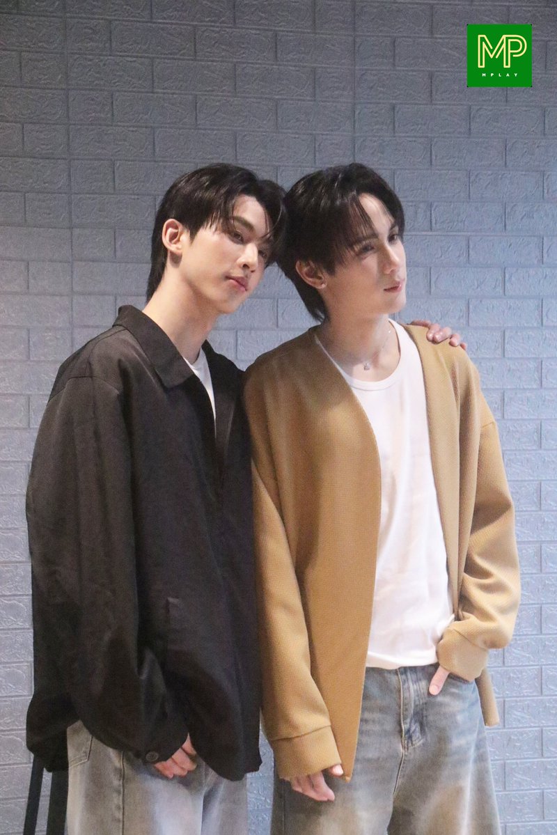 MPlay_2021's tweet image. "เซิร์ฟ-จาว่า" เดินสายโปรโมท ซีรีส์ “ไหนใครว่าพวกมันไม่ถูกกัน Head 2 Head : The First Round” #H2Hseries
#SurfJava #เซิร์ฟจาว่า #swensurf #javabh