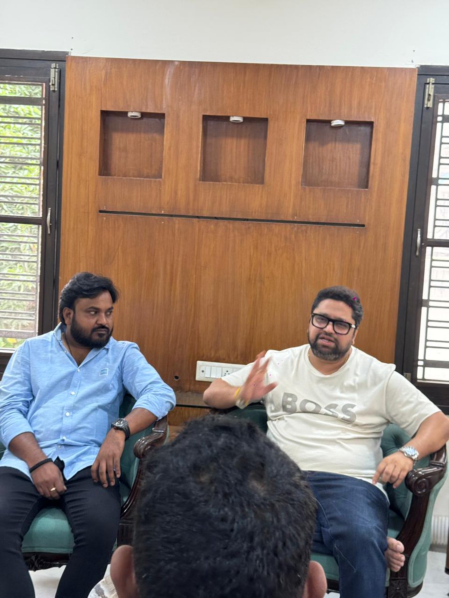 ProSreenuSuresh's tweet image. Producers @RajeshDanda_ and #ShivaBommaku interacting with print and web media about #KRamp ❤️🔥
An interesting interaction full of insights 💥
Heavy Entertainment on October 18th!!