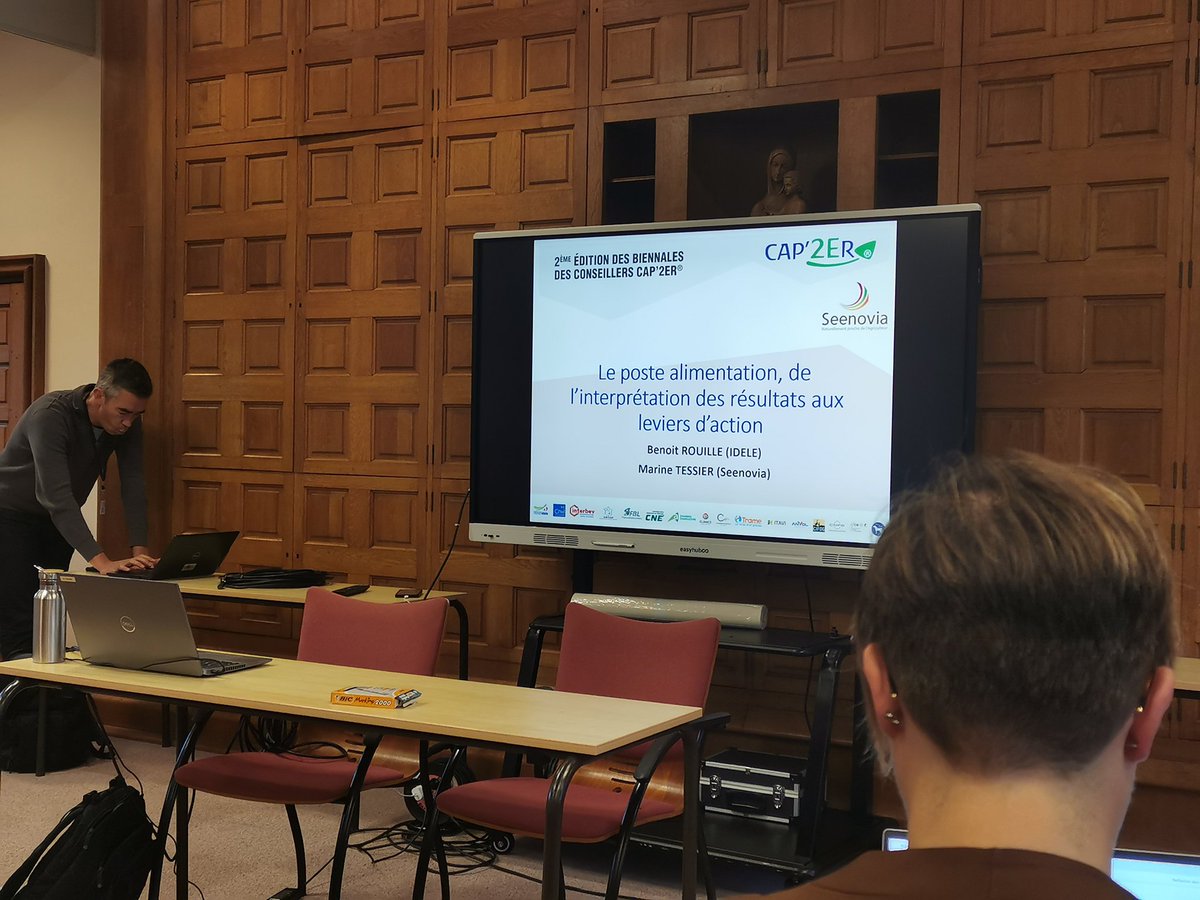 adasea_co's tweet image. Premier atelier de la matinée aux biennales #cap2er
@B_Rouille