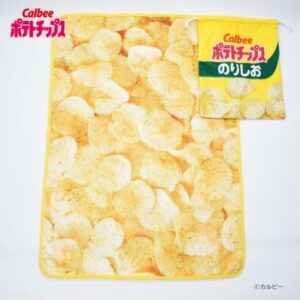 shimapatobu's tweet image. しまむら『カルビー』コラボ！じゃがりこ、ポテトチップスのトレーナー、バッグ、コインケース、クッション、収納ボックス、ブランケットなどが10月15日（水）より新発売！品番、種類まとめ！

puchipurabu.com/shimamura-calb…

#カルビー　#じゃがりこ　#ポテトチップス
#しまむら #しまパト #しまむらコラボ
