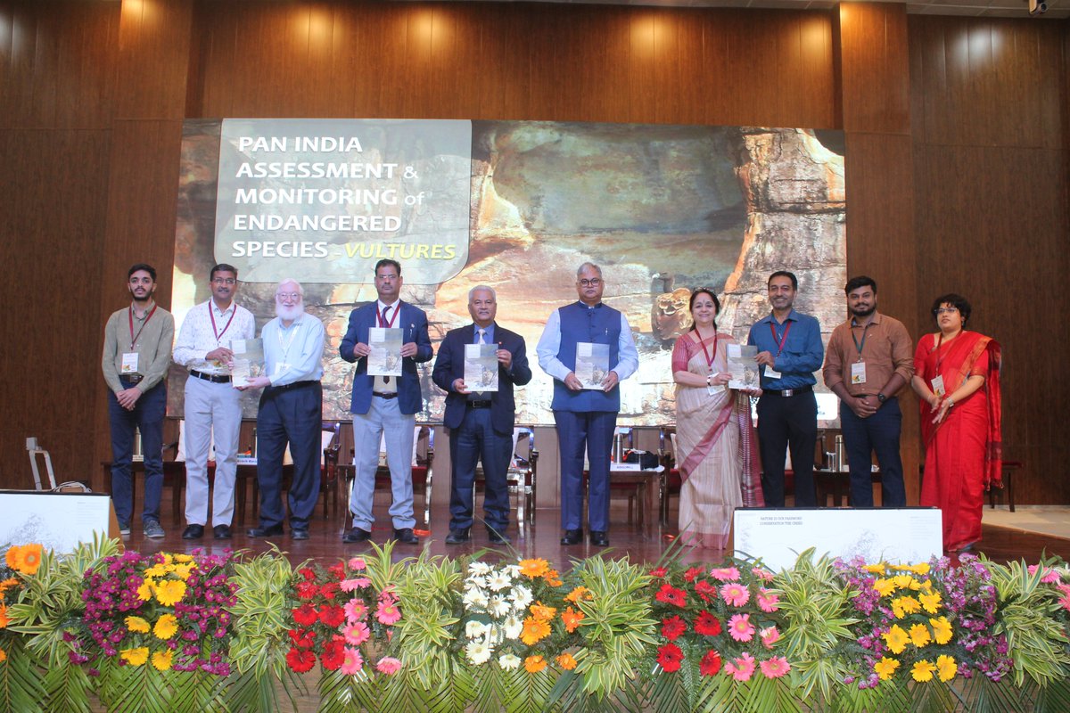 Release of Publications : Pan-India Assessment and Monitoring of Endangered Species : Vultures

This report presents the results of the first systematic effort conducted across India to document all known nesting vulture colonies, with a special focus on the three Critically