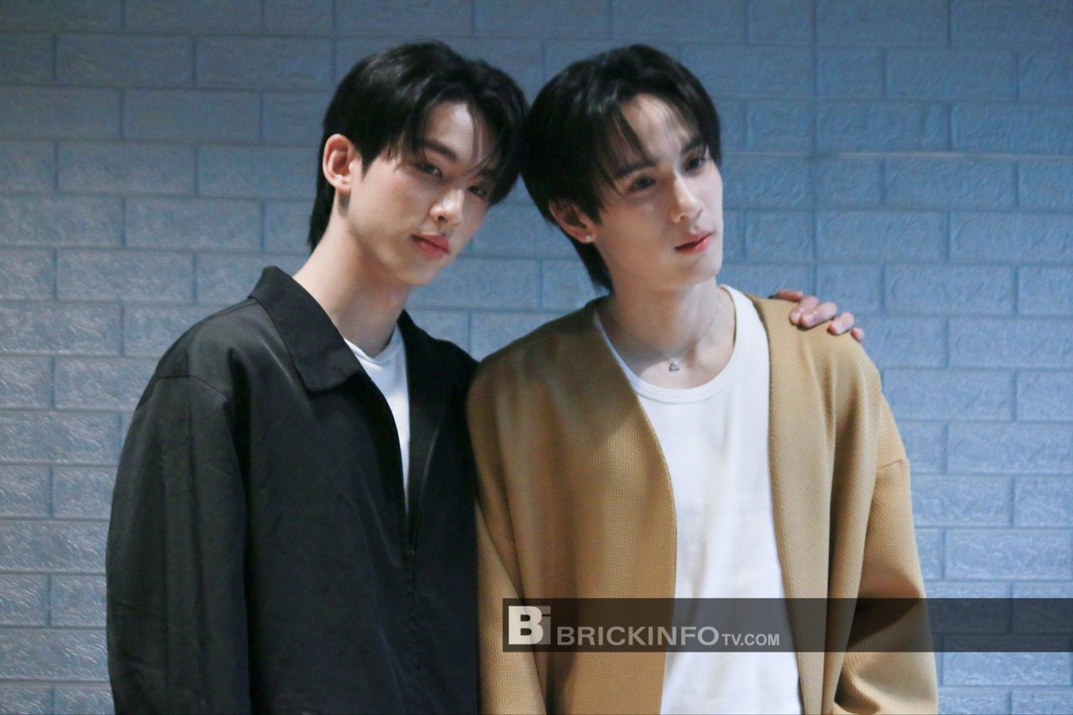 BrickinfoReport's tweet image. บรรยากาศสัมภาษณ์ "เซิร์ฟ-จาว่า" โปรโมทซีรีส์ "ไหนใครว่าพวกมันไม่ถูกกัน Head 2 Head"
HEAD 2 HEAD PRESS TOUR
#H2Hseries #swensurf #javabh #surfjava #เซิร์ฟจาว่า #Brickinfo