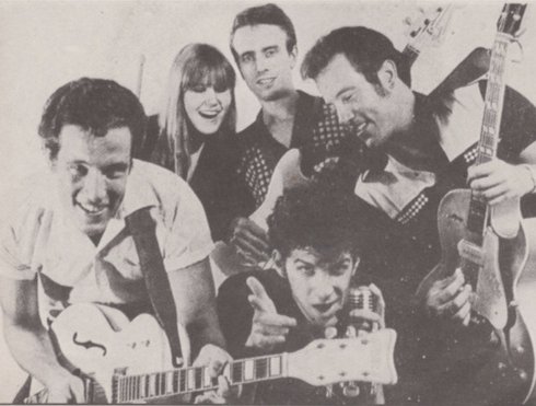 elsotaescala's tweet photo. #bersions
1174.- #TheZantees "Cruisin'" -1980- (#GeneVincent, #TexDavis) #GeneVincent and #HisBlueCaps -1956-
https://t.co/T897YiFQ1d https://t.co/ypFkct3A3t