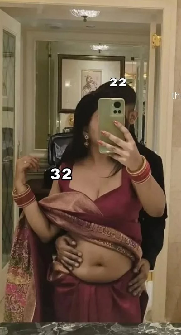 Miss_Aarohi_18's tweet image. Age difference I want 🤌🏻🌚