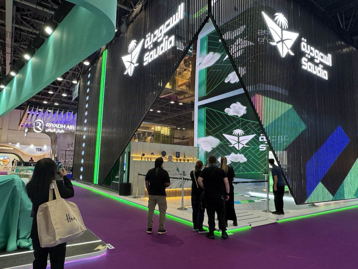 colorlightcloud's tweet image. At the 2025 Arabian Travel Market, Colorlight &amp;amp; Qubit Electronics successfully created an oversized L-shaped #LEDdisplay. 

This project utilized #Colorlight&apos;s professional CS20-8k Pro media server and X100-Pro video processor. 

#Colorlight #QubitElectronics  #ProjectCase