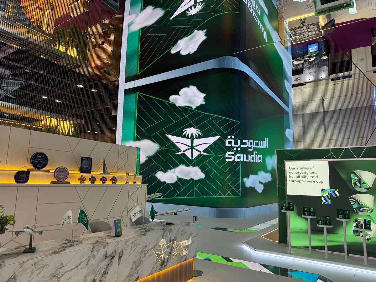colorlightcloud's tweet image. At the 2025 Arabian Travel Market, Colorlight &amp;amp; Qubit Electronics successfully created an oversized L-shaped #LEDdisplay. 

This project utilized #Colorlight&apos;s professional CS20-8k Pro media server and X100-Pro video processor. 

#Colorlight #QubitElectronics  #ProjectCase