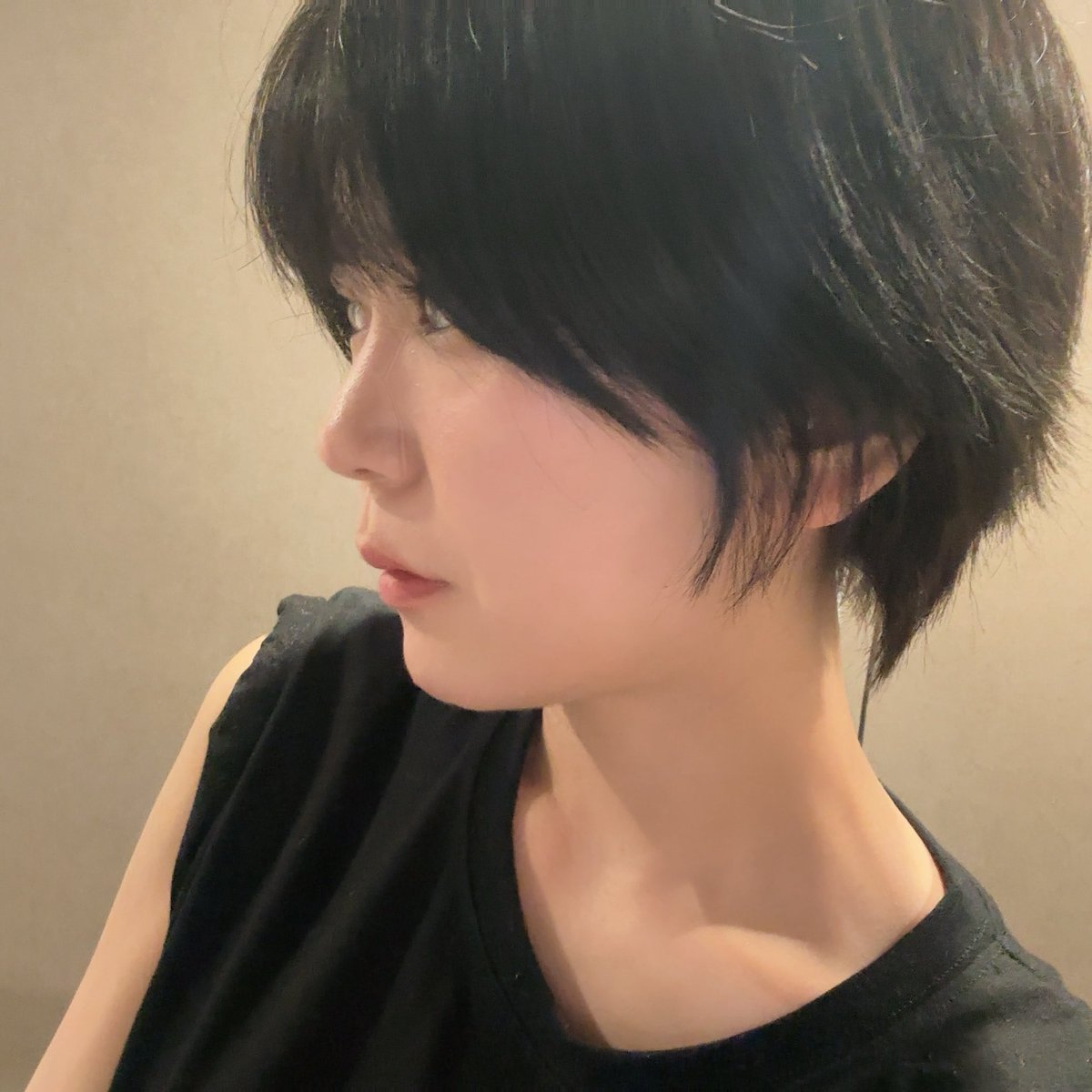 kinaco_monaca's tweet photo. ショートにして1年。
伸ばしたい欲があるけど、楽さに気付いてしまった。 https://t.co/hIHhX5nLwB