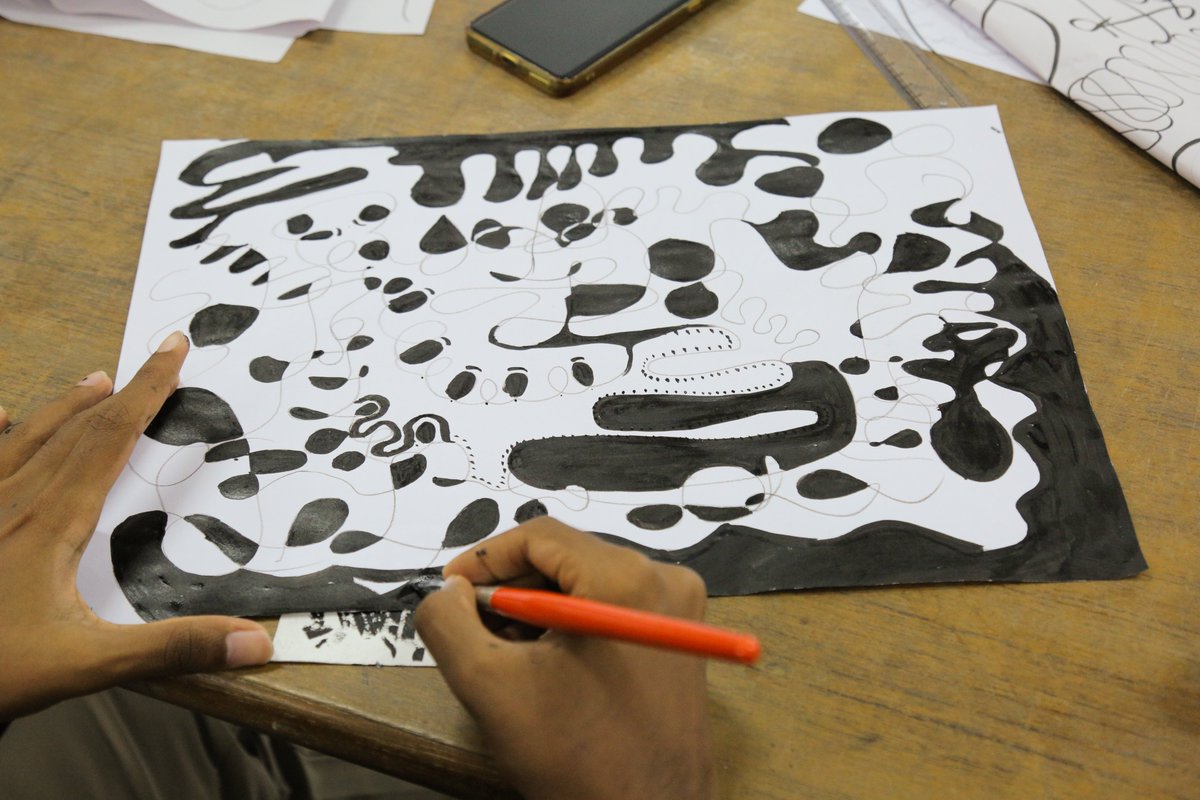 DJADdesign's tweet image. Exploring the Elements of Design
Guided by Ms. Dimple Soni, our students discovered how lines, shapes, colours, and textures come together to create meaning and emotion in every design.
#DJAD #DesignEducation #ElementsofDesign #CreativeLearning #DesignThinking