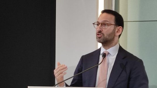classcnbc's tweet image. Mercati finanziari, il sottosegretario al @MEF_GOV Federico Freni (@ff_freni) difende la riforma del TUF: tutela tutti, il nuovo Testo Unico della Finanza non penalizza minoranze o investitori e con la soglia d’opa al 30% l’Italia si allinea ai Paesi Ue.
Pronti al confronto…