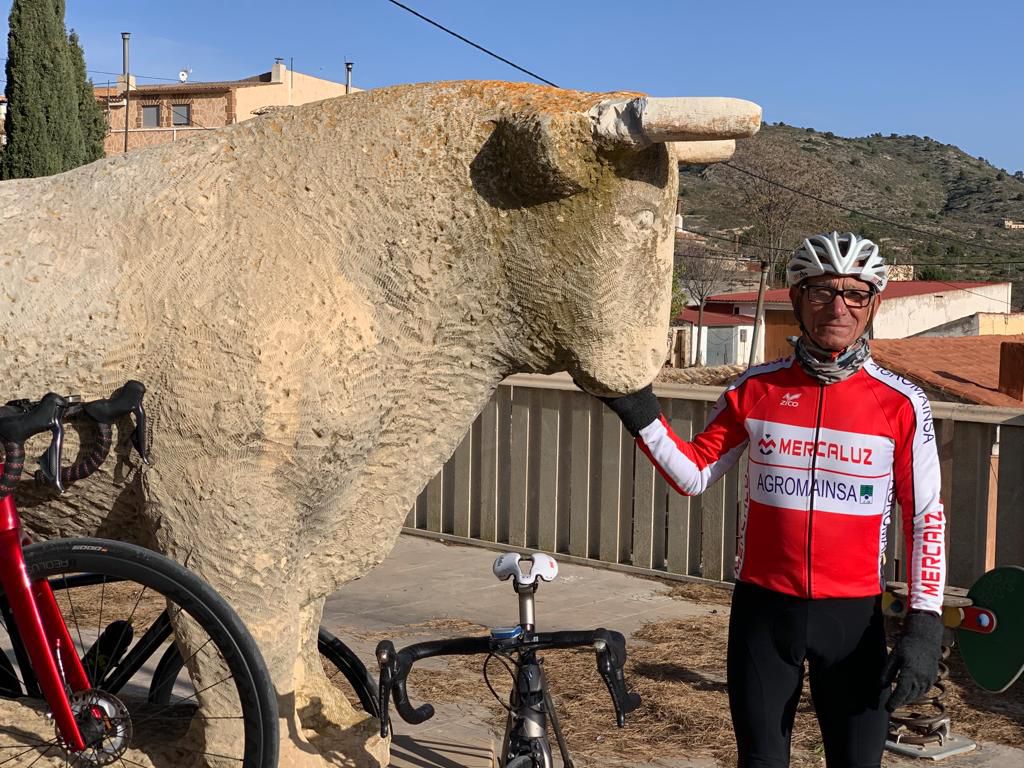 Último adiós. Martes, 17.30 horas, Iglesia Parroquial de Raiguero.
● José Luis Sarmiento: El Halcón vuela alto – ALICANTE Con el PLATO GRANDE share.google/aq4jEWVTb736Nr…