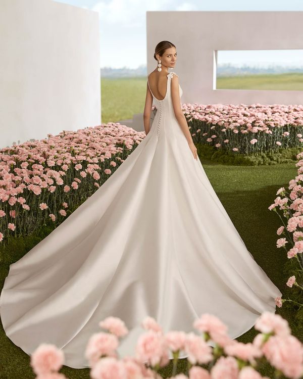 Maison_Magic's tweet photo. Rosa Clarà Bridal Collection.
Maison Magic Atelier Sposa via Vittoria Colonna 9 Napoli. Per informazioni e appuntamenti tel 081419700. #AtelierMaisonMagic #collezionesposa #abitisposanapoli #fashion #luxury #bridal #wedding #abitidasogno #rosaclara #rosaclaracouture #abitodasposa https://t.co/7Nv9i5rW5T