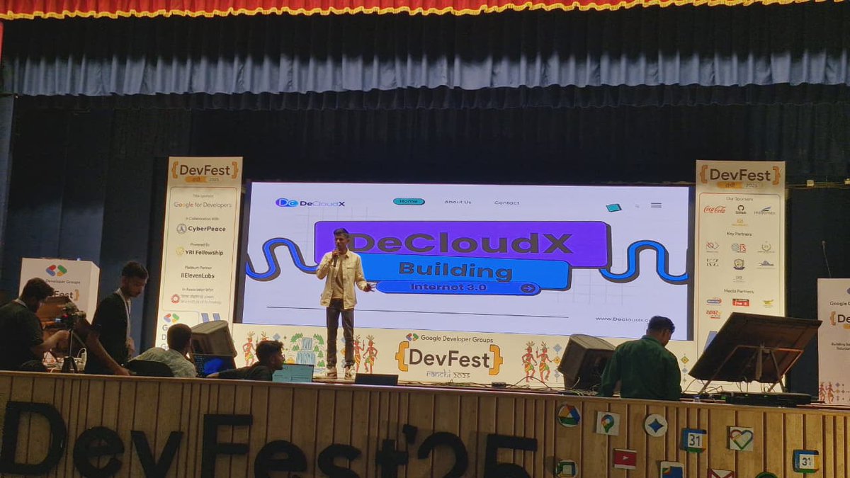 DeCloudX_com's tweet photo. Our Co-Founder @MBTCEO  represented DeCloudX at @Google  DevFest 2025, sharing our vision for Internet 3.0 — a hybrid-decentralised cloud where anyone can own, deploy &amp; earn from the web itself. 🌐⚡

#DeCloudX #Internet3 #DevFest2025 #Web3 #AI #Cloud #Blockchain https://t.co/q9Cd5RbIAU