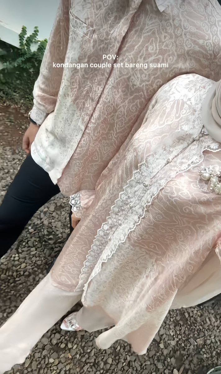 avelyanne's tweet photo. Matching couple outfits for wedding guests (kondangan look)

a thread https://t.co/24tg9ya0fv