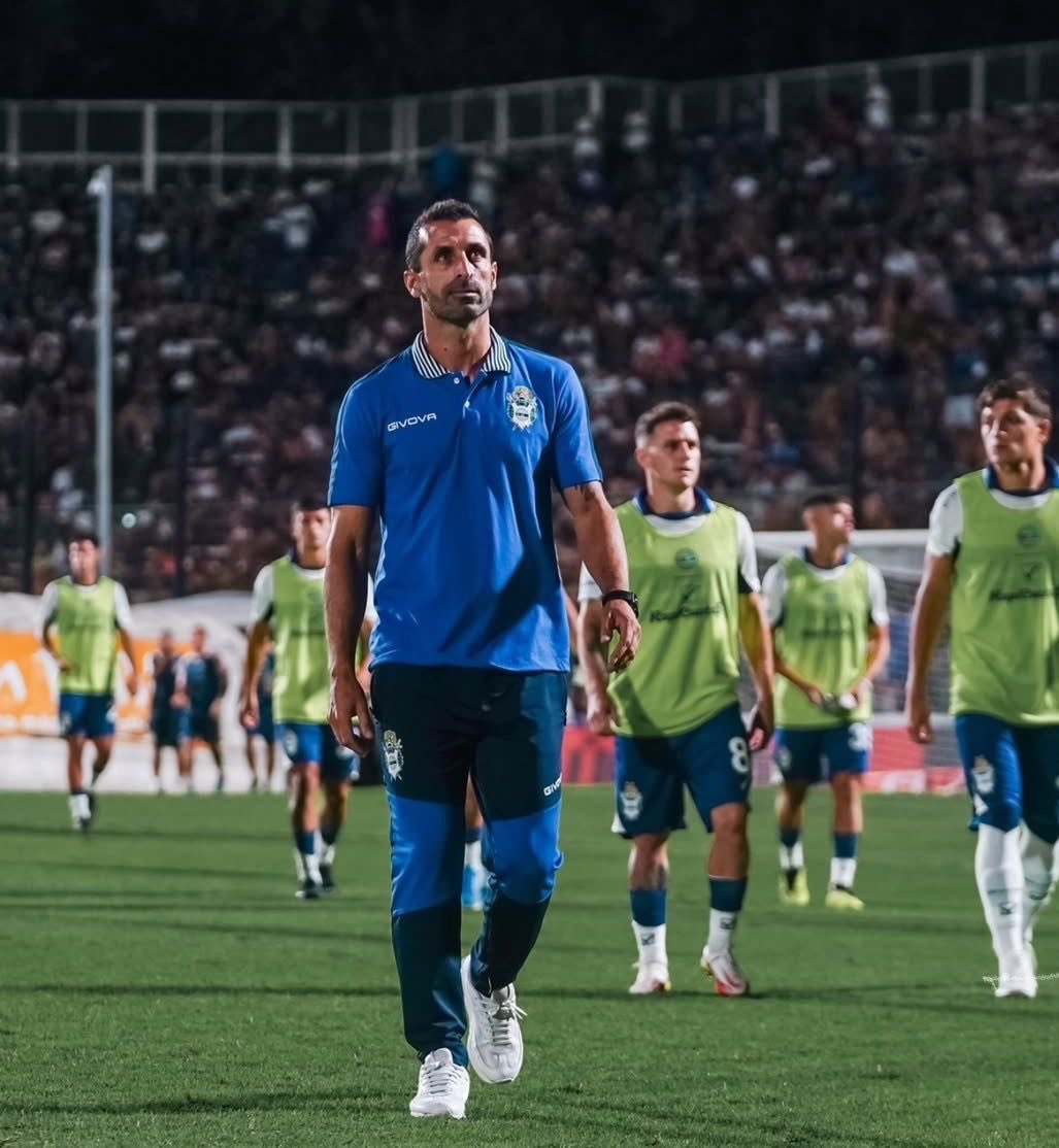 Que sea lo que dios quiera pero con gente que ama al club como lucho. Los dirigentes que se vayan a la concha de su Madre #gelp