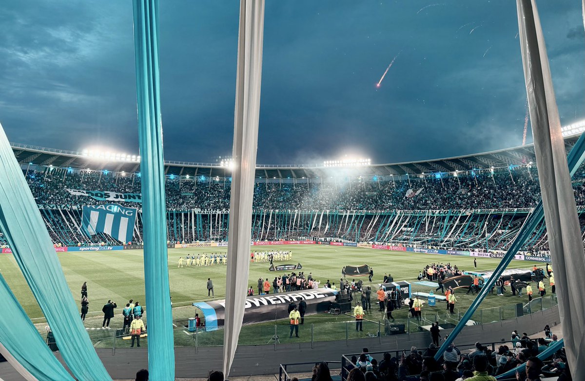 Que vengan mas batallas. Que venga Río. Que venga lo mejor. Estaremos listos aunque nos tiren con piedras mas pesadas. El cielo es de los que creen y vamos a salir vivos de cualquier hervidero para rematarlo en el Cilindro. Como esta vez, como aquella y como tantas otras. Quienes