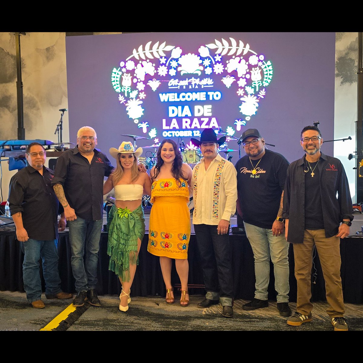 It was so awesome to be a part of the first annual Día de la Raza in my hometown of Grand Prairie. It was my first time getting to see our new convention center which also made it that much more special having the opportunity to perform in it. #AmoGP #HispanicHeritageMonth ❤️🙌🏼