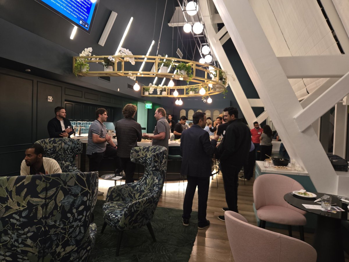 moatazr's tweet photo. At founders &amp; investors event at dreamForce hosted by Atlas &amp; humanInterest https://t.co/YDFZ7vFLWA