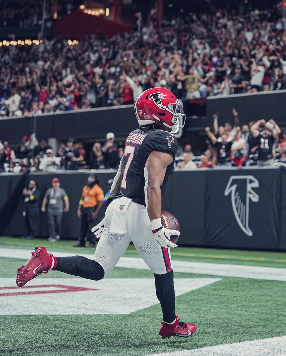 𝐬𝐞𝐯𝐞𝐧. tweet media