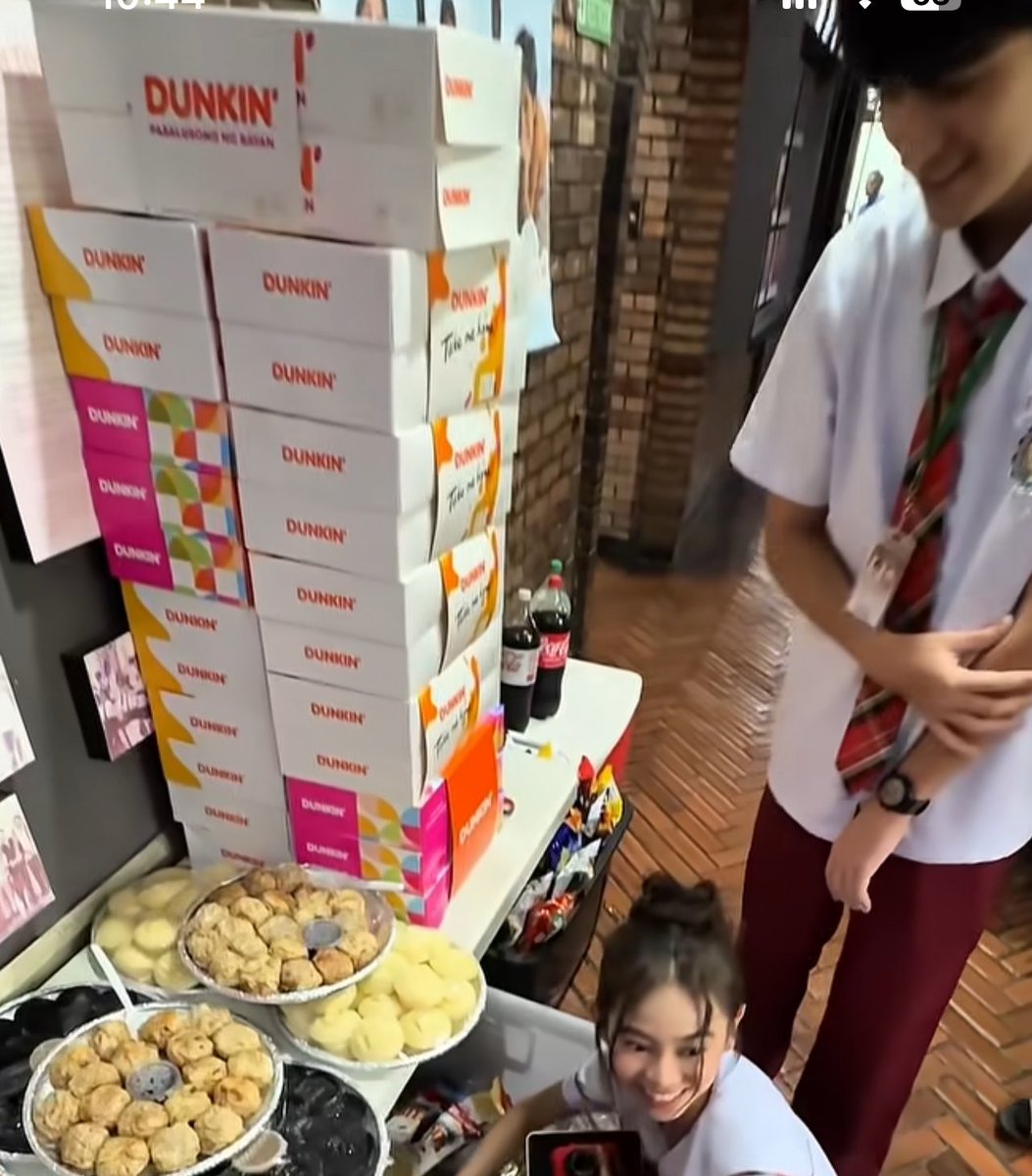 aagooofy's tweet image. damn right!!! @dunkinph 🥰🍩🍩🍩🍩🍩🍩🍩

 #AshtineAtDunkinBohol