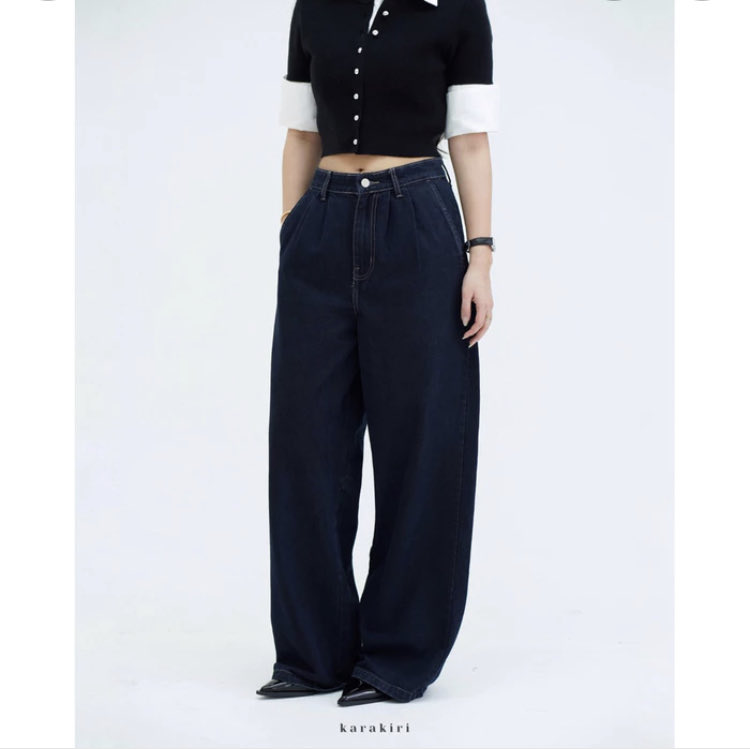 alterperkedel's tweet photo. WTS Karakir*
Peggy baggy jeans
Salah size, udah aku vermak tapi jaitannya masih bisa dibuka semua ya
Vermak di pinggang &amp; panjangnya
Untuk panjangnya bisa dikira2 di foto pertama untuk tb 160 cm
Baru beberapa kali dipake aku jual 200k ya nego tipis
Based Jkt Timur
#wts #zonauang https://t.co/yVSxb8F097