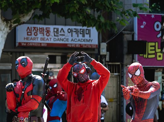 gempeo_cos's tweet photo. 더운 날씨였는데 정말 수고많으셨습니다🙇
세피라,IDTT,파워덕질 언제나 화이팅!!!
🗓 2025.10.11
📷 @lary_proj_woori
#진주개천예술제 #개천예술제 #TEAM_SEFIRA #IDTT #파워덕질
#마블 #케데헌 #사자보이즈 #헌트릭스 https://t.co/UdNq1KJL0S
