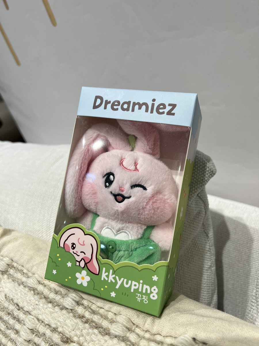 [interest check] mau jual sell kyupping v2 forest kolor ijo wink, ready ina 1 november harganya 500k ada yang mau nggak ya