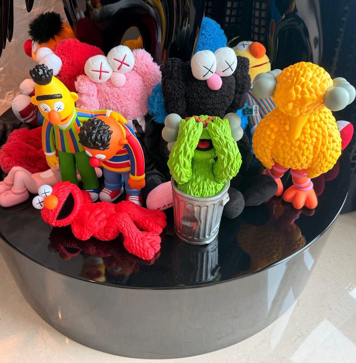 dalbitbangtan's tweet image. 📸 INSTAGRAM
V stories:
@/kaws
It's okay -pat pat-