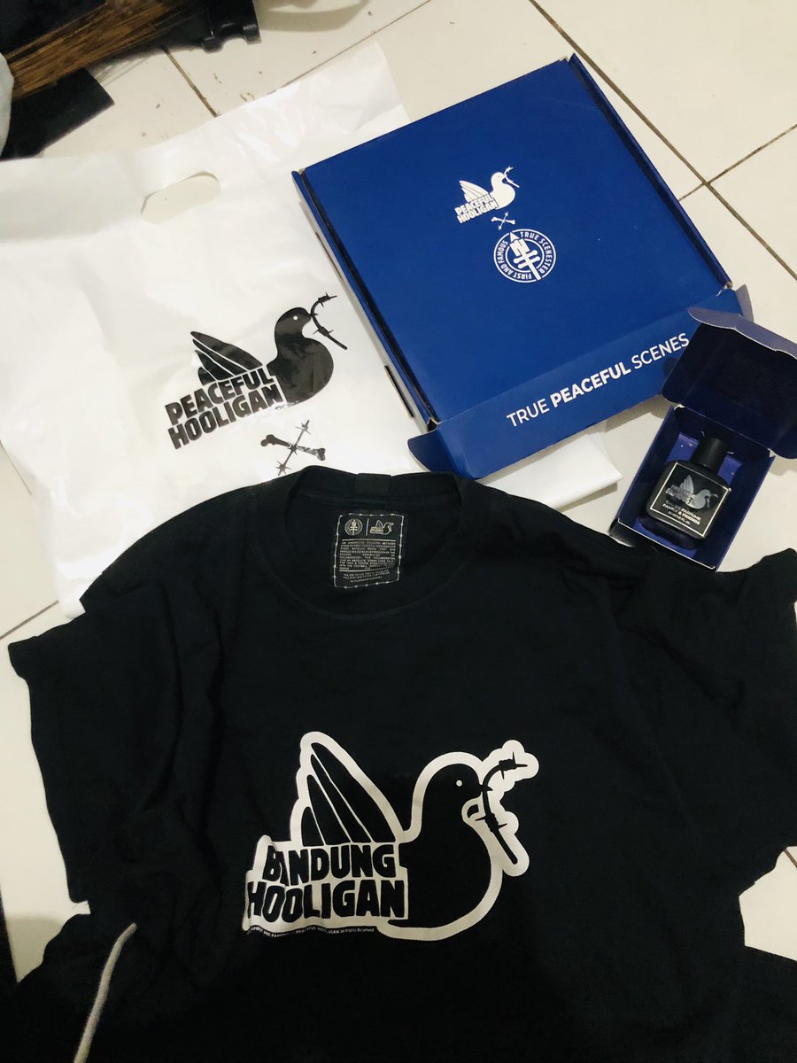 Ada yang mau nampung? Size L
Minus crack, tinggal press lagi
350.000 :)