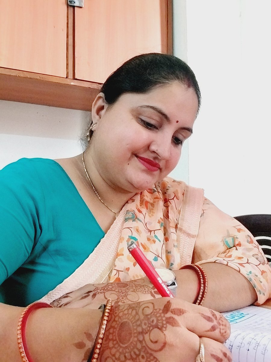 प्रसन्न वह हैं जो अपना मूल्यांकन करते हैं,
परेशान वह हैं जो दूसरों का मूल्यांकन करते हैं।
सुप्रभात 🌄 राधे राधे 🙏🏻