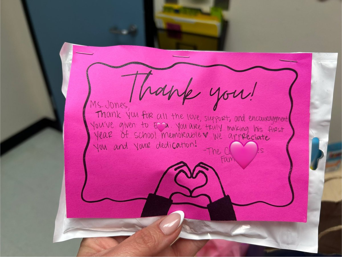 M. (Patiño)Jones tweet media