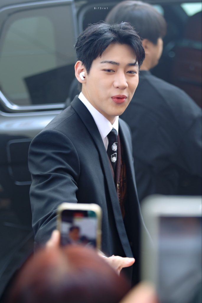 ไปกันต่อระหว่างรอสุดหล่อขอเบา ๆ ตรงนี้

• 30 รีพลาย 300 รีโพสต์ 300 ไลก์

ช่วงแรกยิงเดี่ยวไว้ก่อนน้าแท็กในเทรนด์เราเยอะมาก ๆ ทุกคนสู้ ๆ 🫶🏻✨

#กรรมกรข่าวxBamBam_HOMETOWN