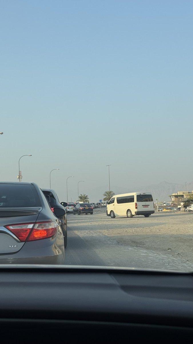GgMeroo's tweet photo. @RoyalOmanPolice @M_Municipality أوجدو حل لدوار الدقل العامرات ازدحام شديد جدا وتاخر عن العمل اكثر من ساعه بشكل يومي ،دخول بعض المركبات من اكتاف الطريق مما يزيد الازدحام بشكل أكبر وانزعاج قائدي المركبات الملتزمين بالسير ، التاخير يوميا والحل بسيط عمل مخارج لدوار 😓😓 https://t.co/RHs3XEL263