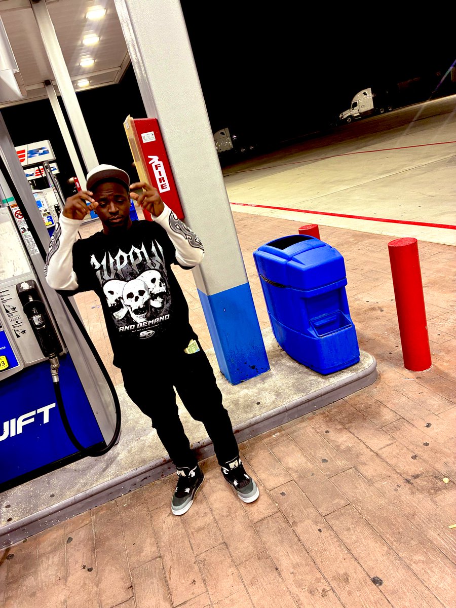 hbkfreaky's tweet photo. My type? Paid💂🏾‍♂️‼️ https://t.co/lBaOG7bwvI