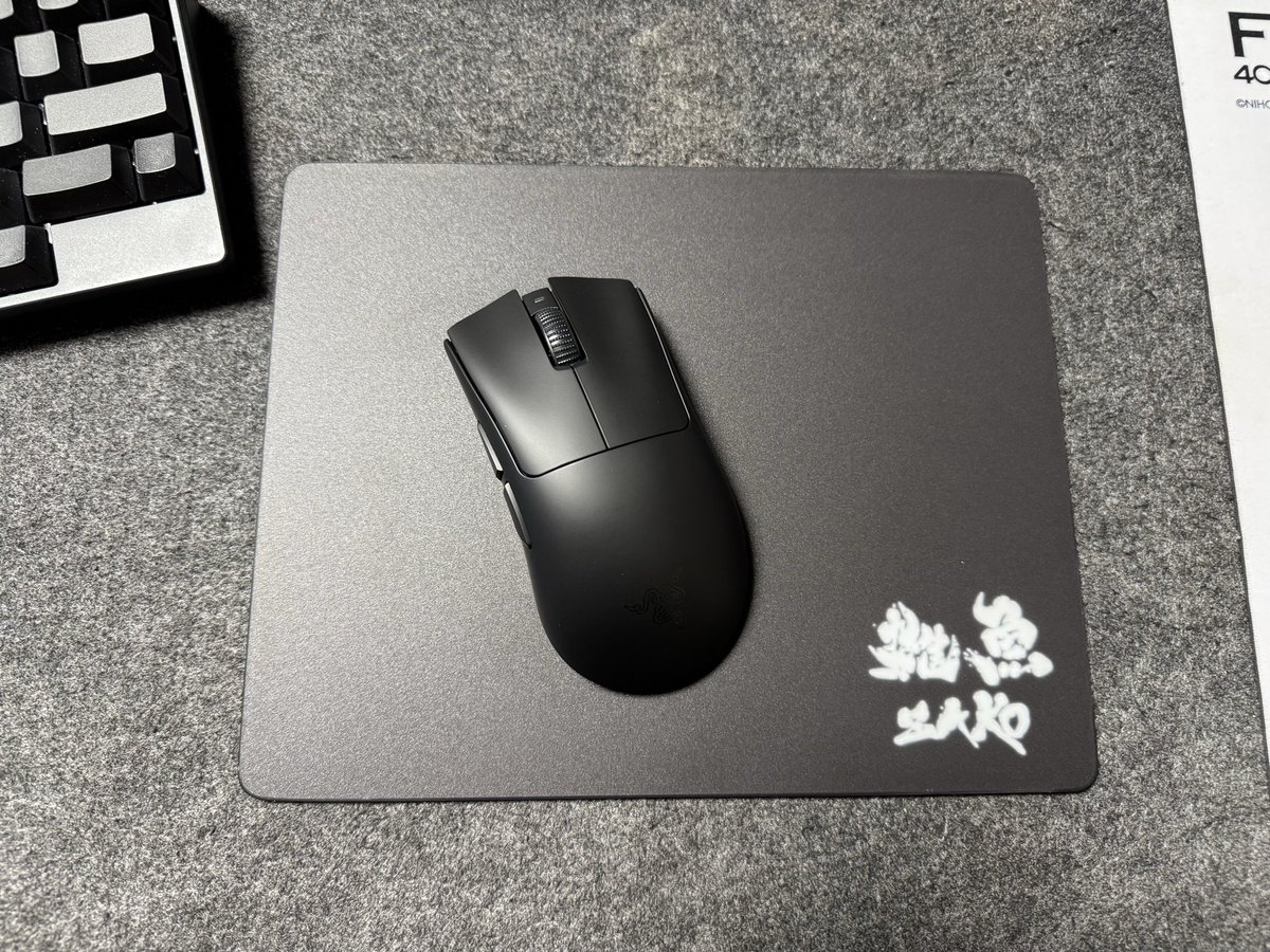 まいにゅーぎあぁ。

・DeathAdder V4 Pro
・雑魚ZAKO(ガラス製マウスパッド)

安定の握り心地だけど、アホほど軽くてビビった。