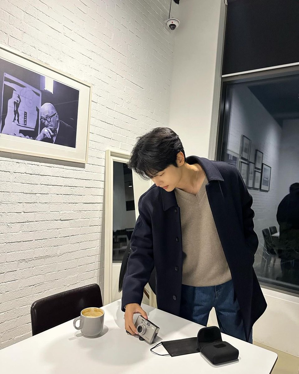 FRoad_N's tweet image. 차학연 보고싶어 라이브 필요해...♡