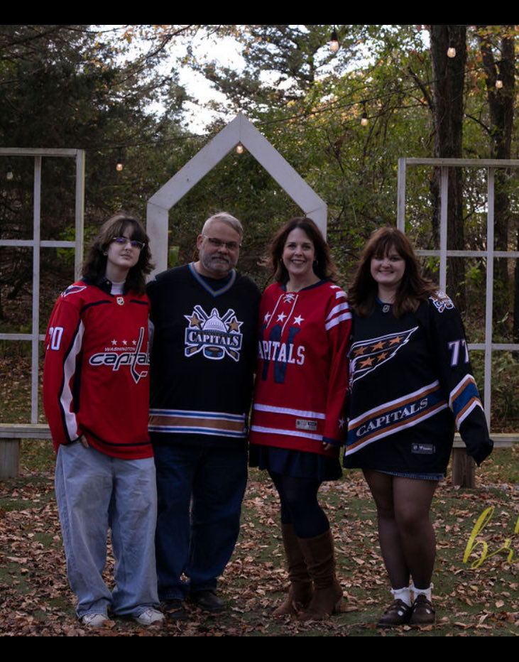 Chrishunt72's tweet image. Family Picture Sunday. @Capitals @alexalandestoy @AlanMay_16 @craigmclachlan3