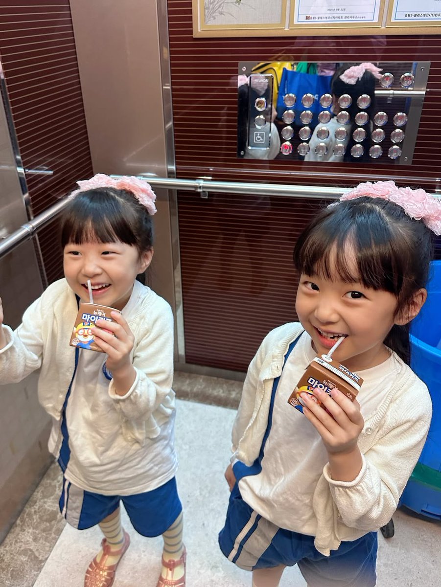alarickiddos's tweet photo. Anter si bocil yang mau event Halloween di sekolah. Pada semangat abizzz, gaskeun kita berangkat 👌🏻😎 https://t.co/ypRMLQgqAe