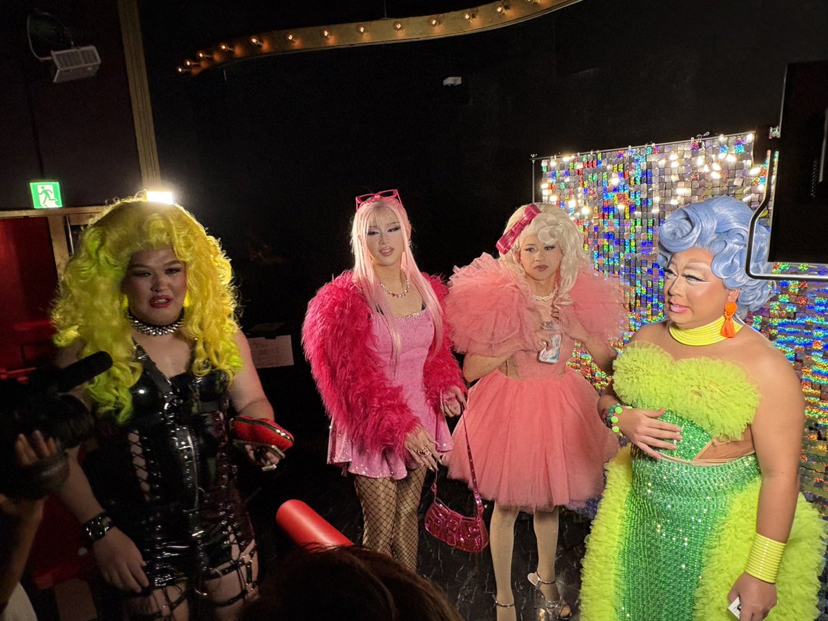 II0vEQwEfZ1uKZZ's tweet image. 二回目のギャザリング、ハプニングありサプライズありの最高な夜でした！
演者、遊びにきていた方たち含めて
ドラァグクイーンがますます身近に好きになりました😆のせきれないので小出しにしていきます（笑）
#gathering 
#大阪
#ドラァグクイーン
#クラブピカデリー