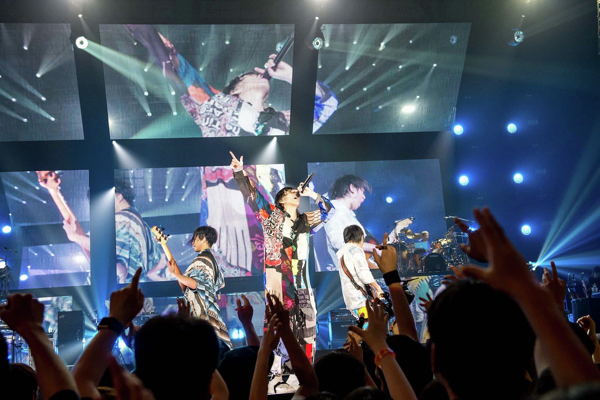 spaceshowertv's tweet photo. ／
RADWIMPS
「Road to Catharsis Tour 2018」SPECIAL
アンコール放送🎶
＼

⏰️今夜22:00～
今月の #スペシャ は #RADWIMPS を大特集🎊
3週にわたり番組をお届け！

今夜は2018年9月に放送した
「Road to Catharsis Tour 2018」の横浜アリーナ公演(6/20)の模様をオンエア✨️

https://t.co/W8CnSA6AvX

@RADWIMPS