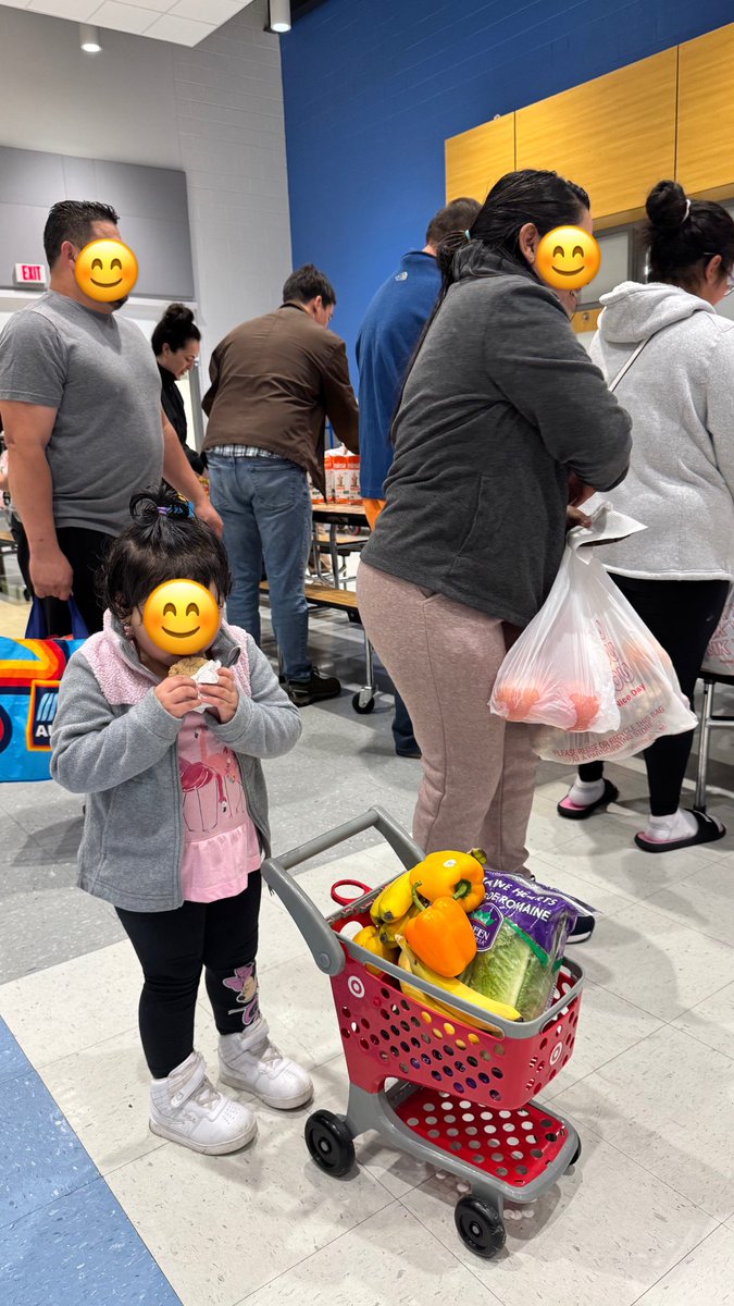 Our first family market with the <a href="/UpCountyHub/">The Upcounty Hub</a> was a success! Families came ready to shop 🛒 and left with full bags of meat, produce, and pantry items. Markets will be held the second Monday of each month from 6-7pm <a href="/HarrietTubmanES/">Harriet R. Tubman Elementary School</a>. <a href="/CSconnect_MCPS/">MCPS Community Schools Team</a>