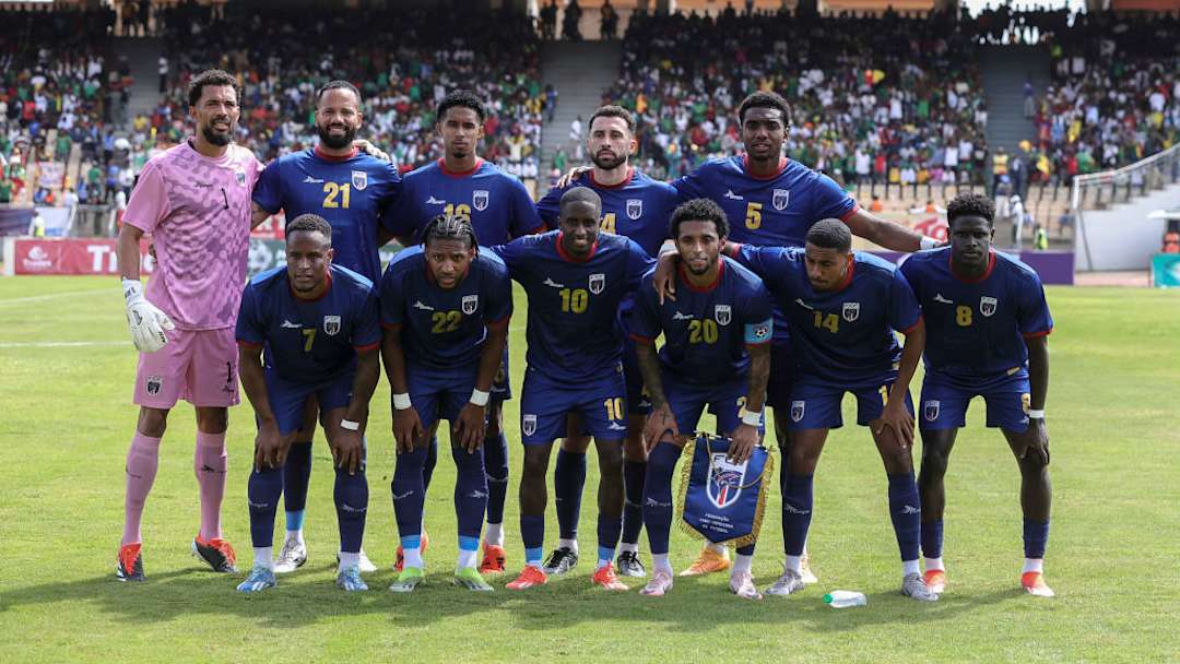 De las 23 selecciones clasificadas a la próxima #CopaMundialFIFA, hay 3 que irán por primera vez en su historia a la cita orbital: 

🔸Uzbekistán 🇺🇿
🔸Jordania 🇯🇴
🔸Cabo Verde 🇨🇻
