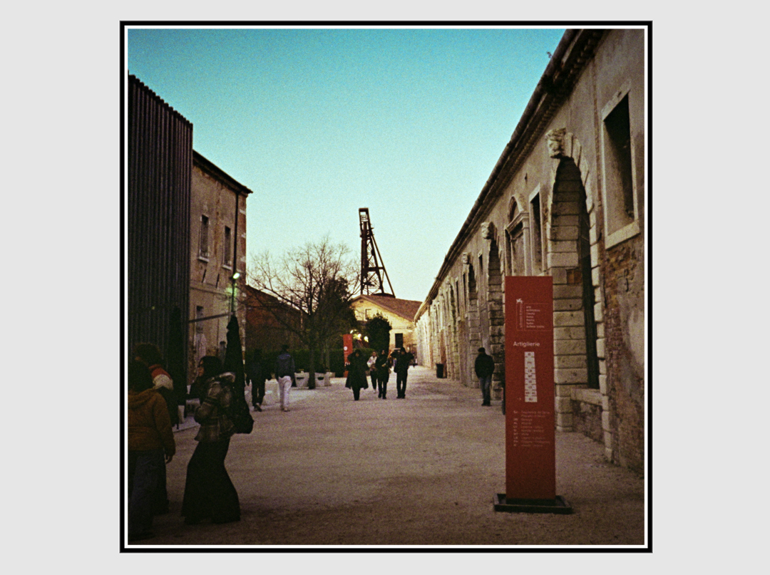 _va__va__voom_'s tweet photo. ___Harmless stuff___
+ Venice Stories Series (November 2024) +
.
#filmphotography📷 Pentax17🎞 Kodak gold 200
#itstimeforfilm
.
#colorfilmphotography #pentax17 #kodakgold #kodakgold200 #colorfilm #pentaxfilmproject
https://t.co/GJFheJRsFg https://t.co/mXGBsGXiu9