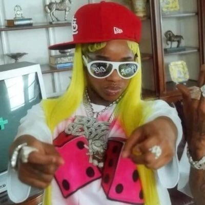 zZenthic__'s tweet image. Nickwing might have the most iconic pfp on #musictwt rn Like and Retweet if you agree