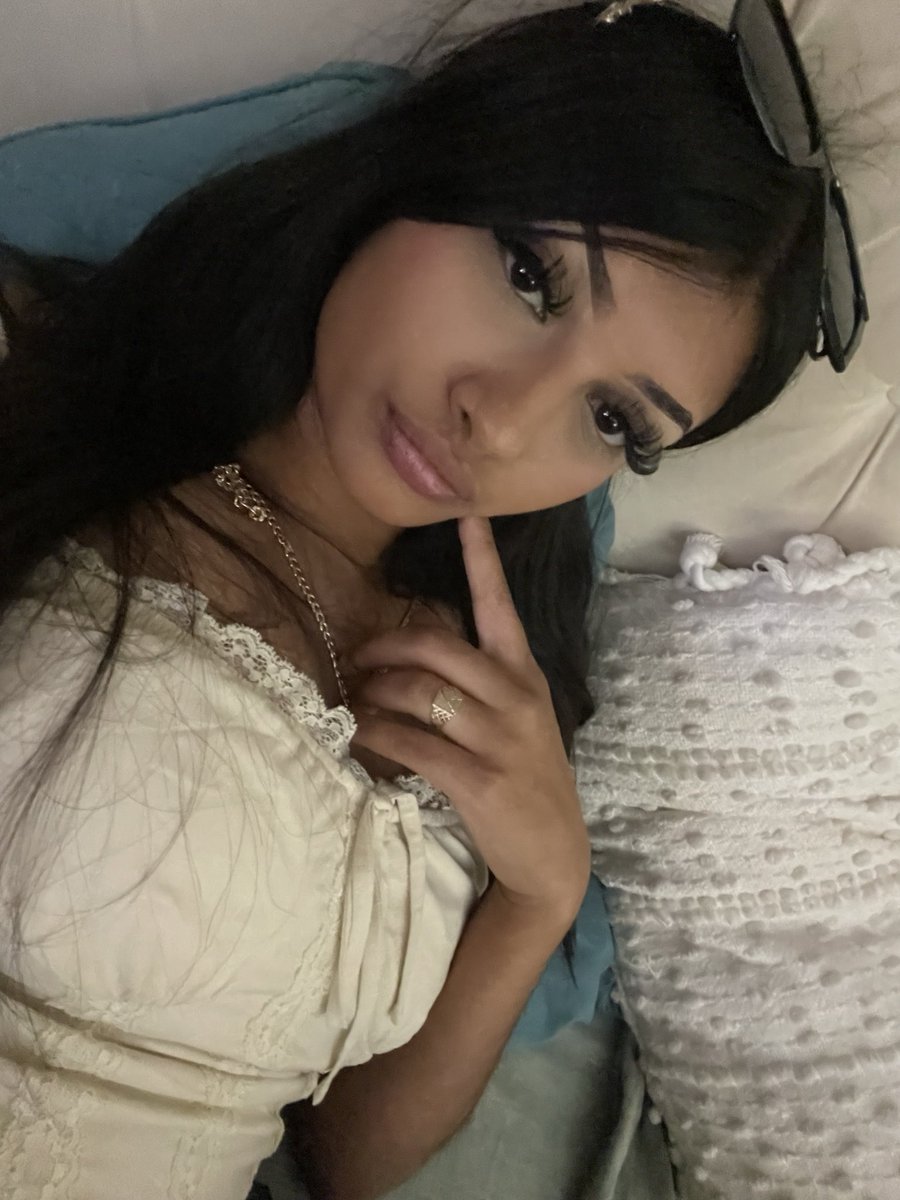 x2glocks's tweet photo. Hiii 😗 https://t.co/RqcMgchLsy