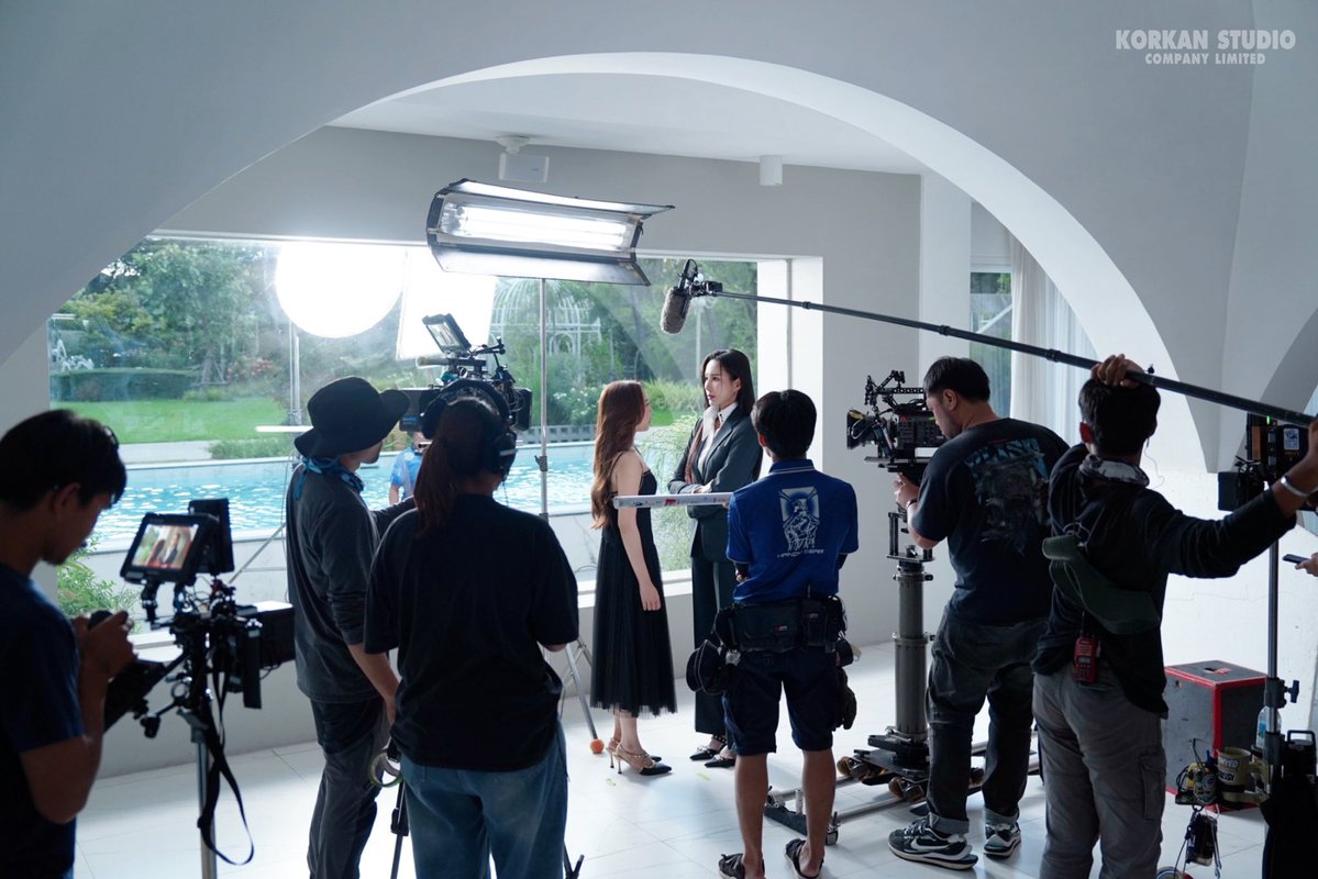 korkanstudio's tweet image. (Spoil) Behind the scenes Pilot
#OnceAgainอีกครั้งในหัวใจ
วีรินทร์ และ มีมี่ พร้อมเจอทุกคนแล้วนะคะ
แอบมาให้ทายวันปล่อย Pilot ใบ้ว่าวีคหน้าค่ะ 😜
Let you guess when the pilot on air (here’s a hint: it’s next week!)
#SulaxMulan
#MulanSS #LuxSulax
#korkanstudio