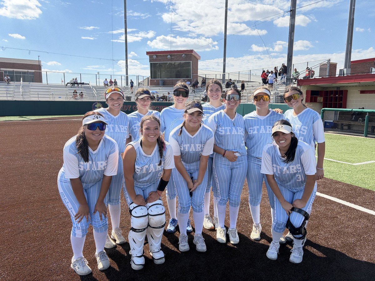 Autumn_W09's tweet photo. My team and me had the opportunity to play in Frank Phillips round robin this weekend! Here are my hitting highlights
AVG: 0.667 https://t.co/PmXbfBbm42