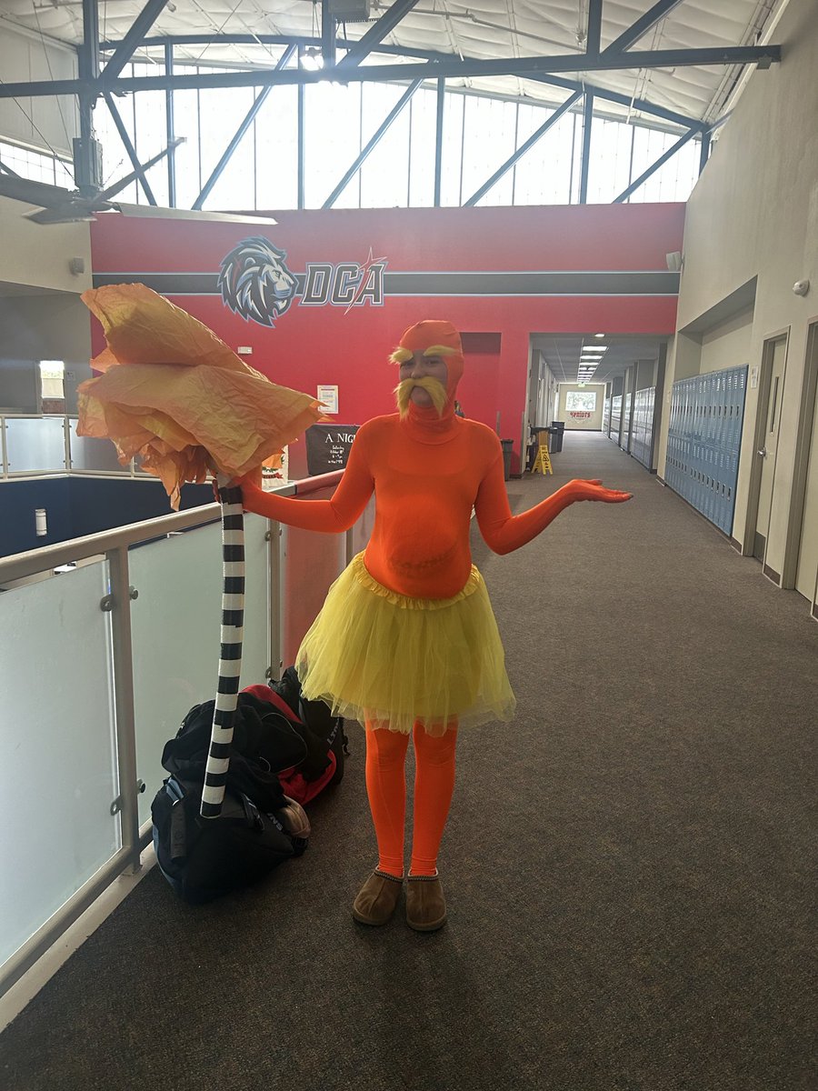 PrincipalOrr's tweet image. “Character Day” at DCA. Einstein, Creed, Fat Albert, and The Lorax!!!! 😂😂😂
#HomecomingWeek #StudentCulture