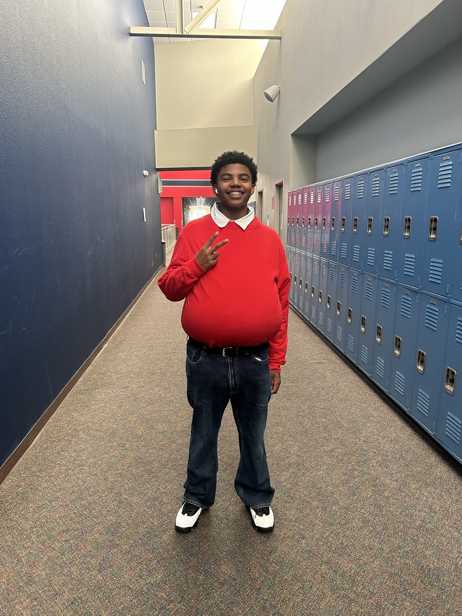 PrincipalOrr's tweet image. “Character Day” at DCA. Einstein, Creed, Fat Albert, and The Lorax!!!! 😂😂😂
#HomecomingWeek #StudentCulture